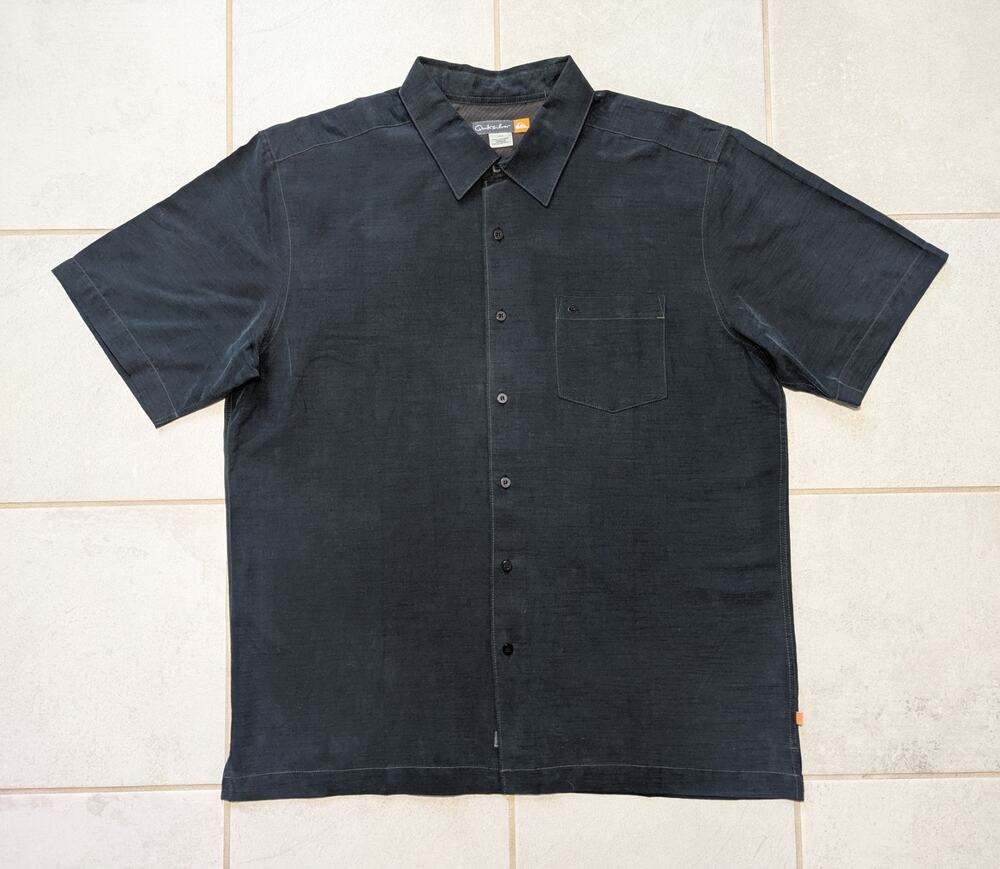 Quiksilver Men's Large Shirt Short Sleeve Button Up Black Chest Pocket Logo